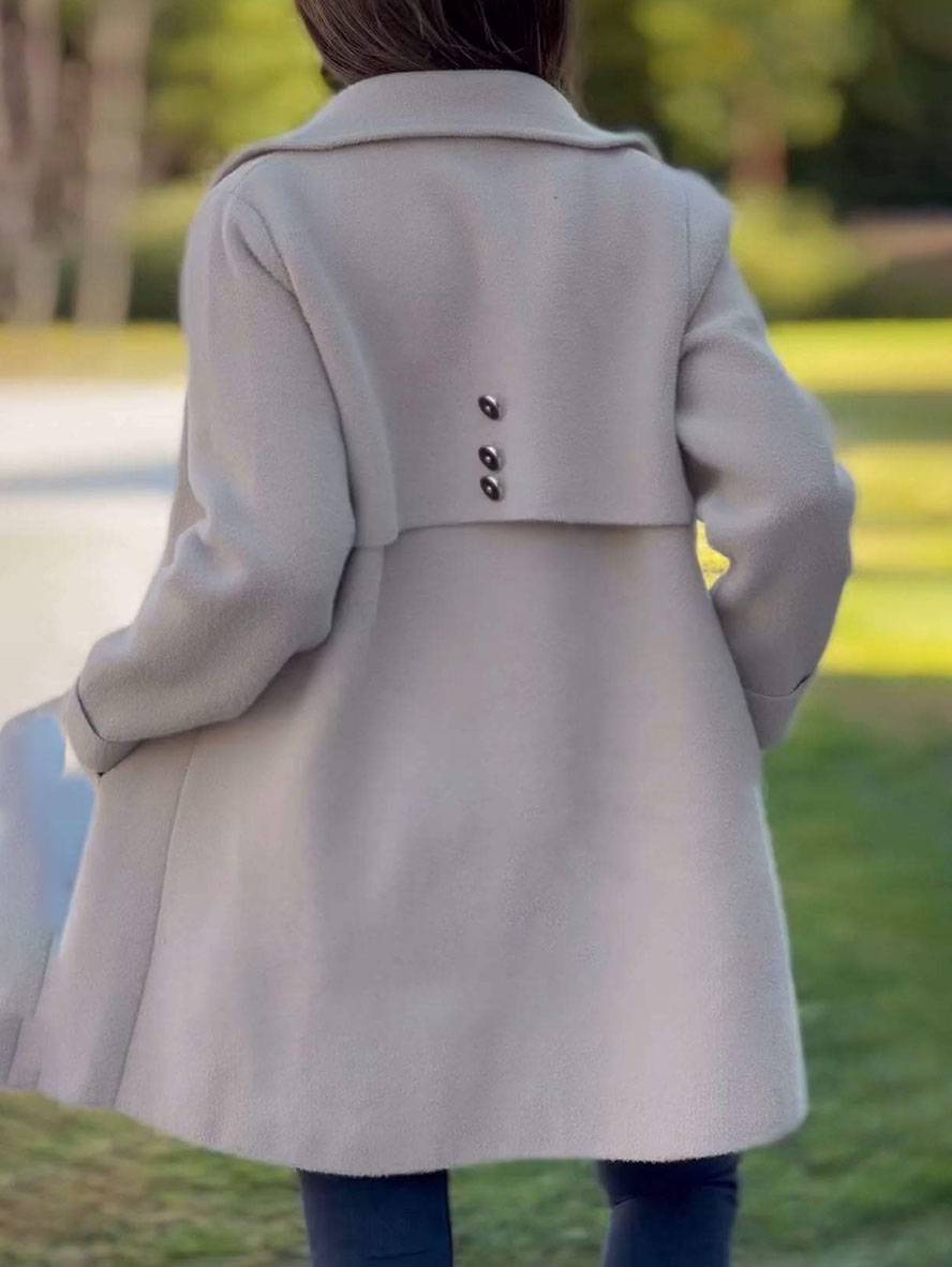 Manteau Long pour Femmes avec Col à Revers et Fermeture à Boutons